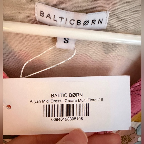 NWT baltic born Aliyah Midi Dress size small smocked flutter sleeve floral - Picture 3 of 10